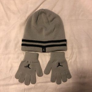 Michael Jordan Gray Yth hat and gloomed set